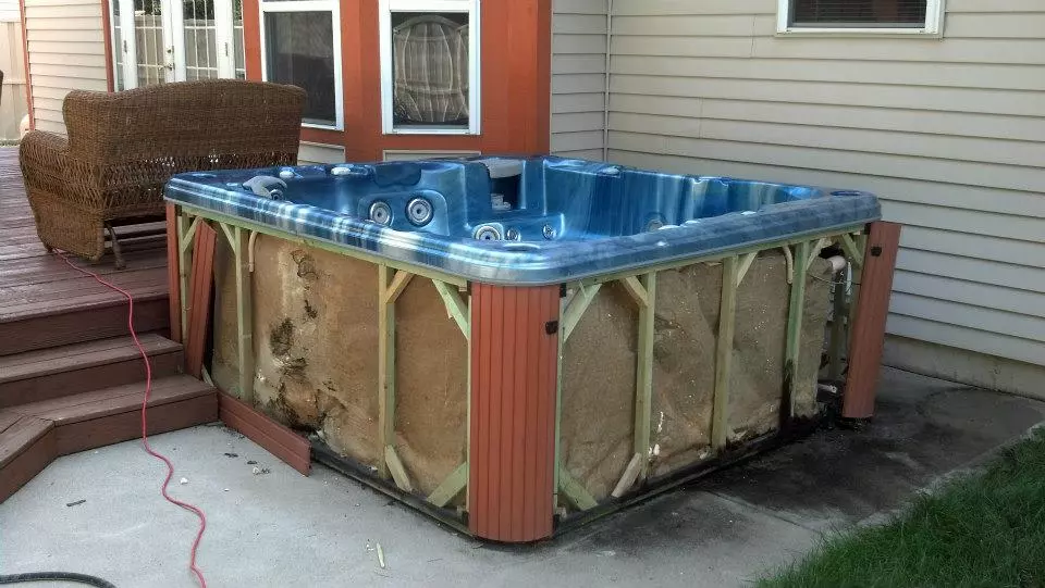 how to get rid of a hot tub