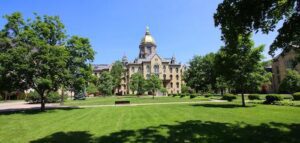 a picture of notre dame in south bend indiana 